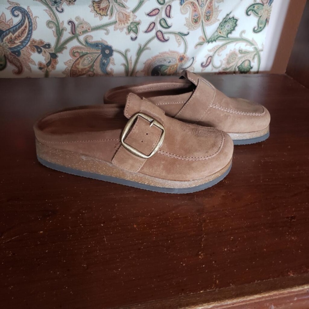 Women’s Brown Leather Footbed Clogs - Size 8